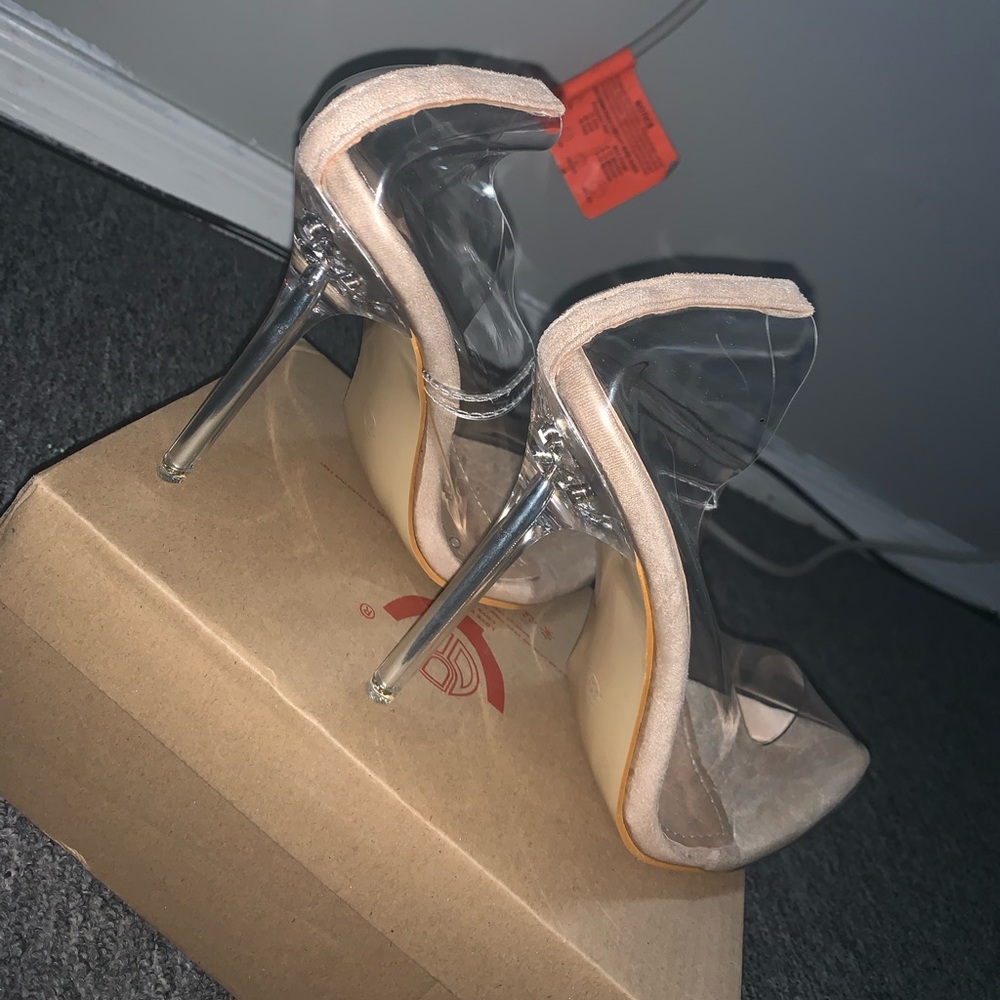 TRANSPARENT NUDE HEELS